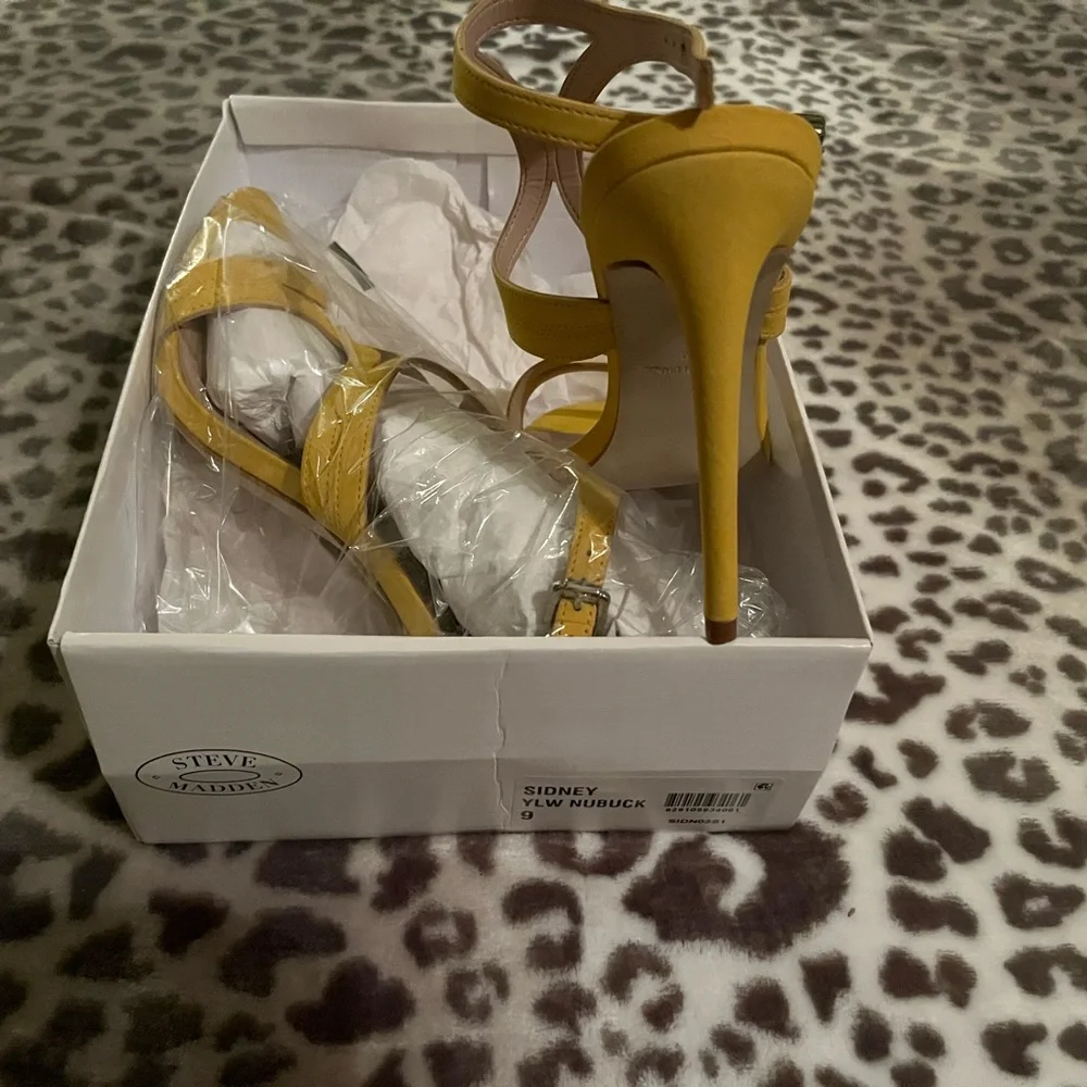 Steve Madden yellow heels strap around ankles size 9 new excellent condition - Picture 4 of 7